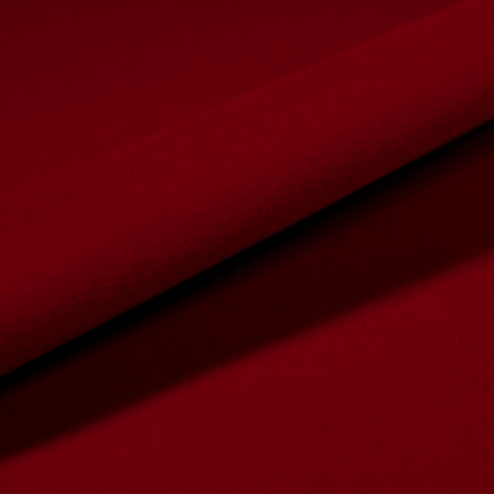 Adamantium Audio Cinema Red Stoff für Heimkinos